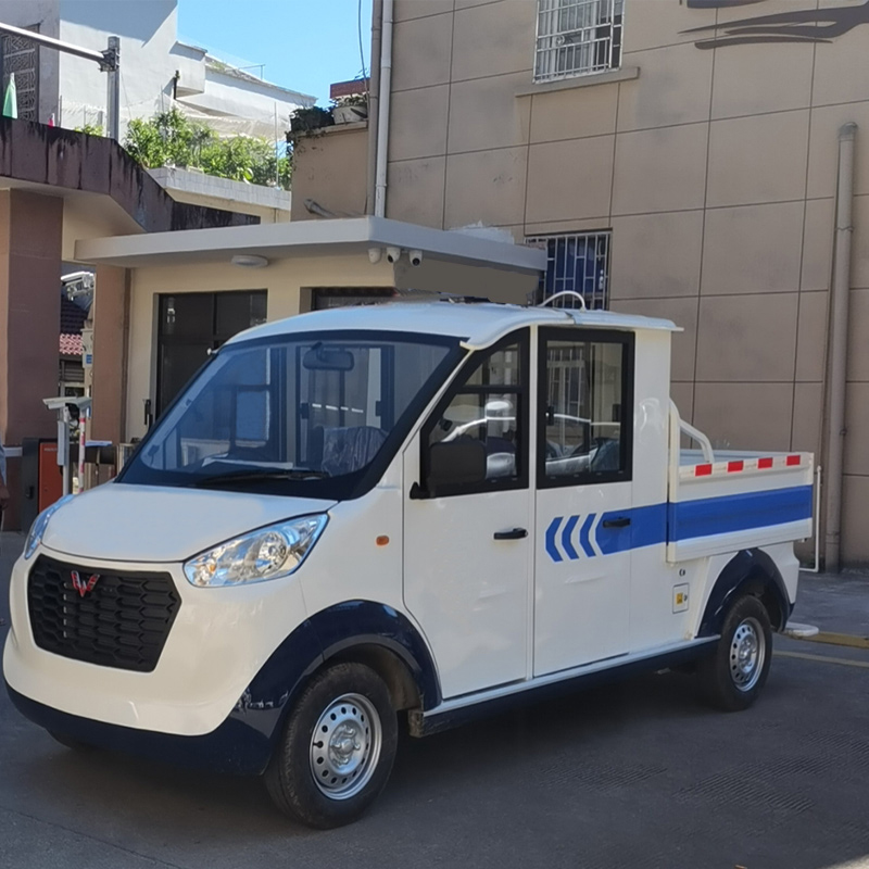 吉木乃燃油货斗巡逻车